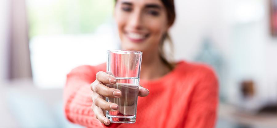 4 Reasons Why You Should Drink More Water